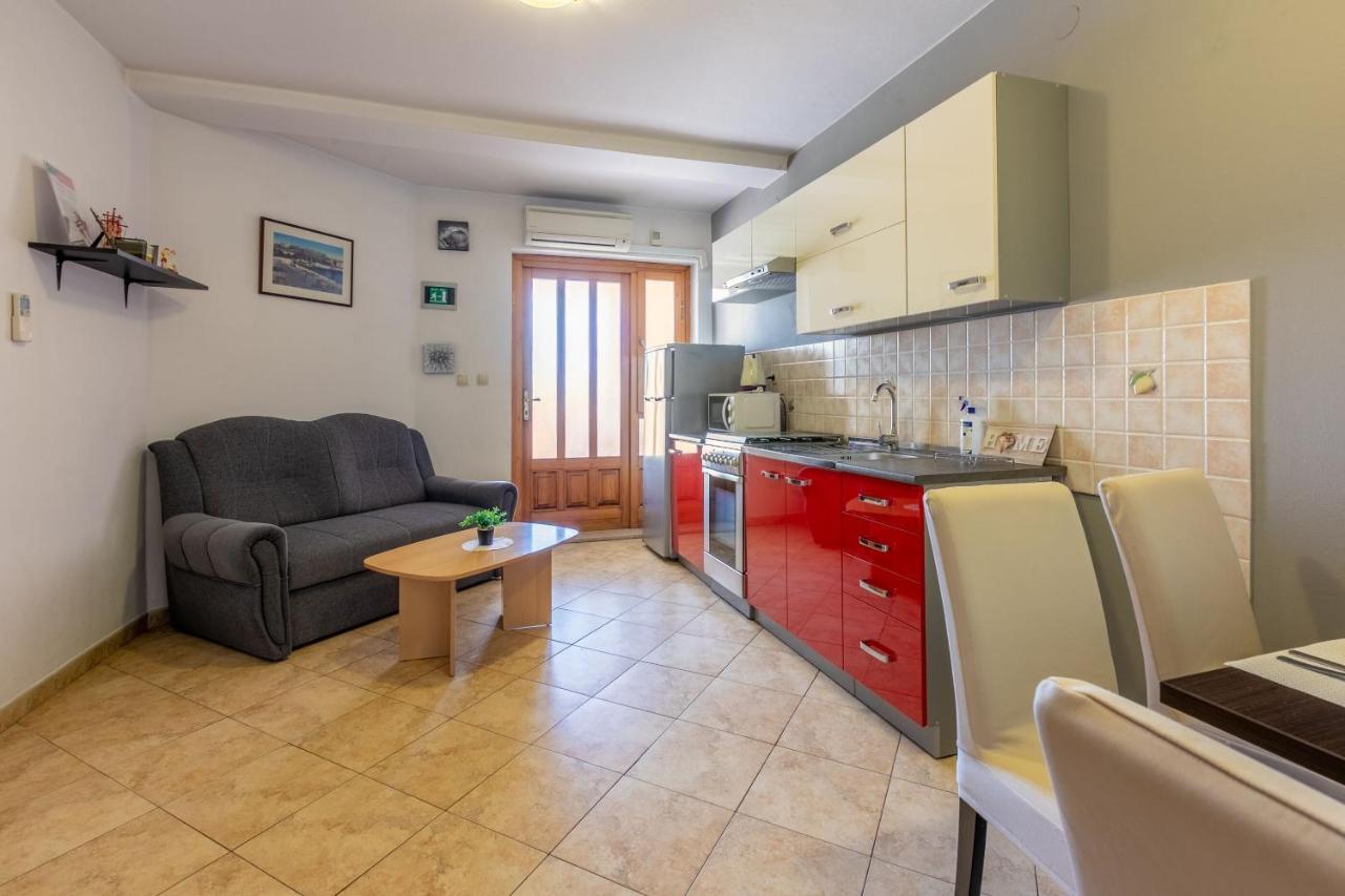 Apartments Armando Фажана Екстер'єр фото